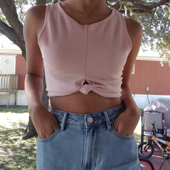 Forever 21 Tops - Forever 21 Light Pink Crop Top